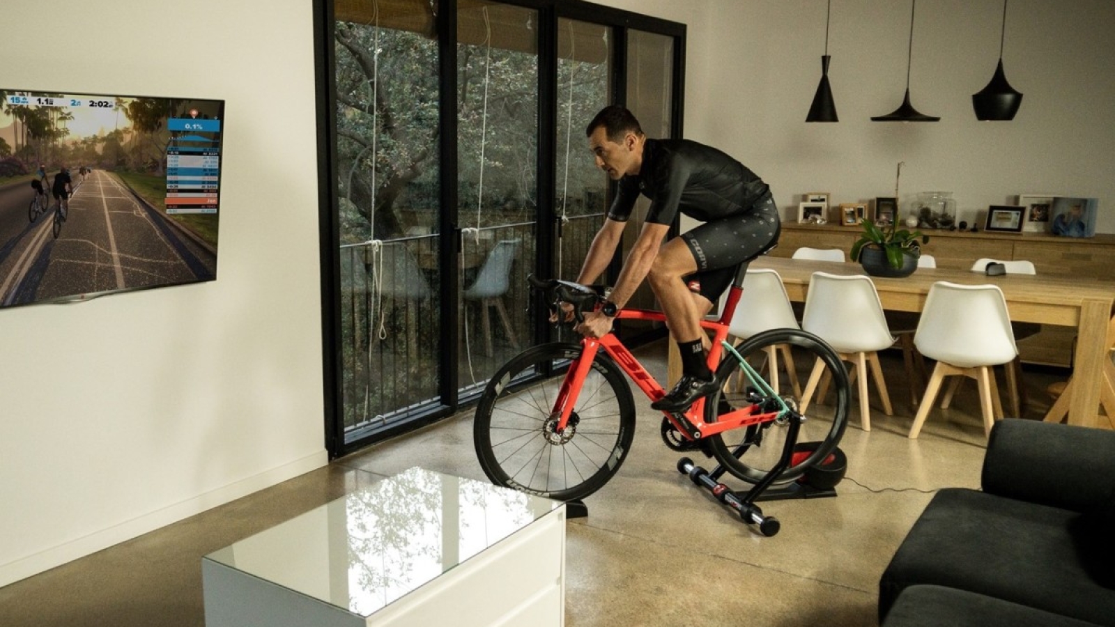 Descubre los beneficios del entrenamiento en rodillo en casa