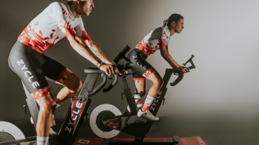 Pedalear de pie o sentado